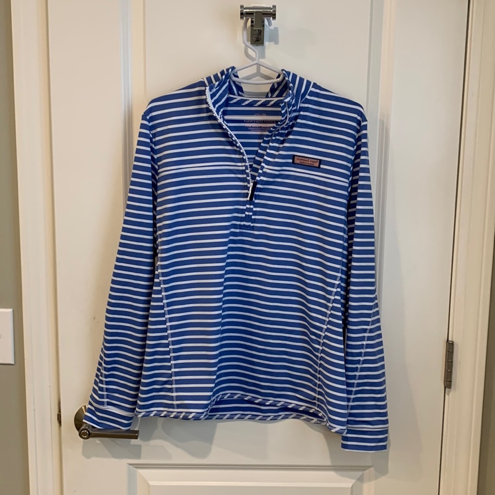 Small vineyard vines shep shirt!